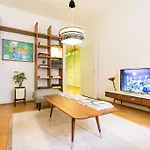 Luxury Flat Next To Train Station