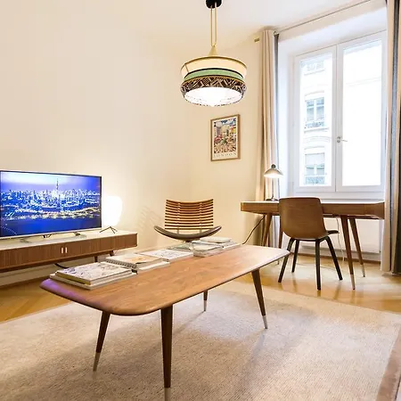 Luxury Flat Next To Train Station * Genève